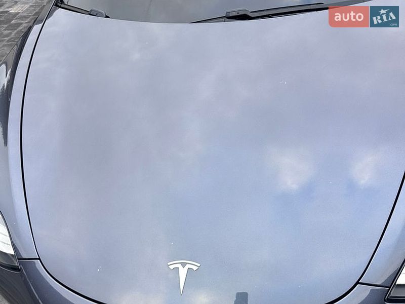 Седан Tesla Model 3 2018 в Ровно