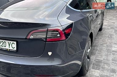 Седан Tesla Model 3 2018 в Ровно