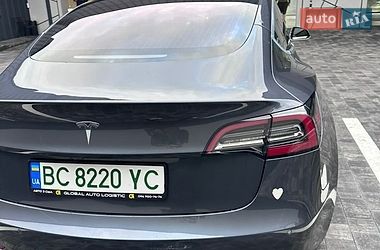 Седан Tesla Model 3 2018 в Ровно