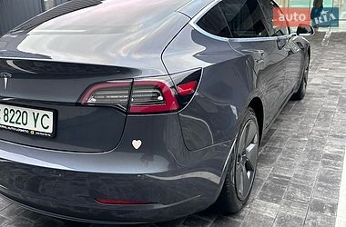Седан Tesla Model 3 2018 в Ровно