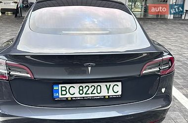 Седан Tesla Model 3 2018 в Ровно