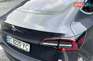 Седан Tesla Model 3 2018 в Ровно