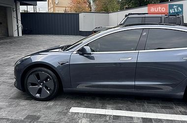 Седан Tesla Model 3 2018 в Ровно