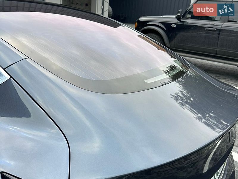 Седан Tesla Model 3 2018 в Ровно
