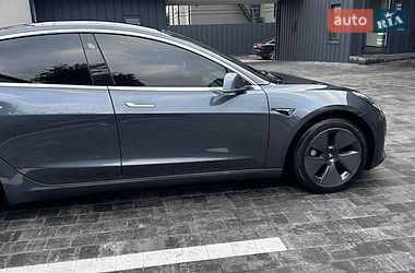 Седан Tesla Model 3 2018 в Ровно