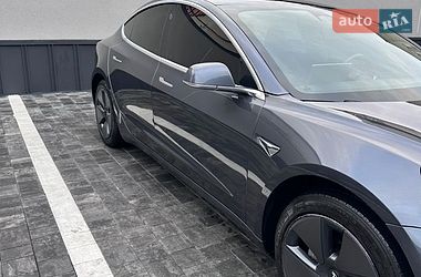Седан Tesla Model 3 2018 в Ровно