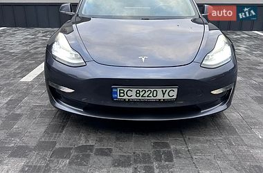 Седан Tesla Model 3 2018 в Ровно