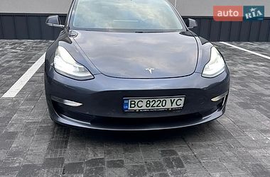 Седан Tesla Model 3 2018 в Ровно