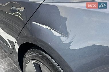 Седан Tesla Model 3 2018 в Ровно