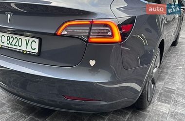 Седан Tesla Model 3 2018 в Ровно