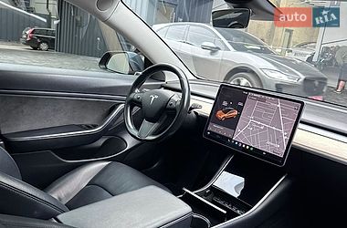 Седан Tesla Model 3 2018 в Ровно