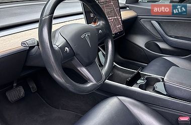 Седан Tesla Model 3 2018 в Ровно