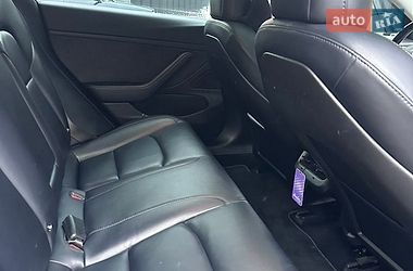 Седан Tesla Model 3 2018 в Ровно