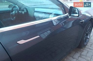 Седан Tesla Model 3 2019 в Тернополі
