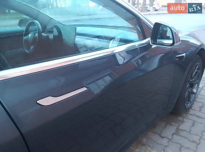 Седан Tesla Model 3 2019 в Тернополі