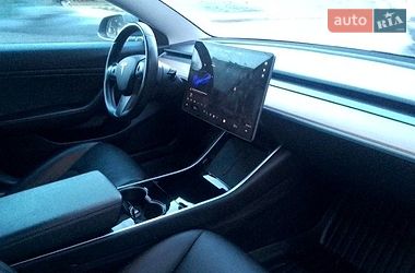 Седан Tesla Model 3 2019 в Тернополе