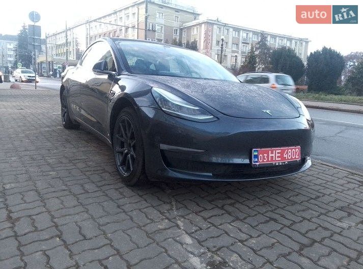 Седан Tesla Model 3 2019 в Тернополі
