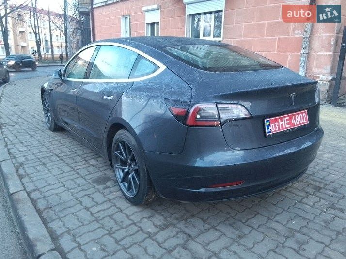 Седан Tesla Model 3 2019 в Тернополі