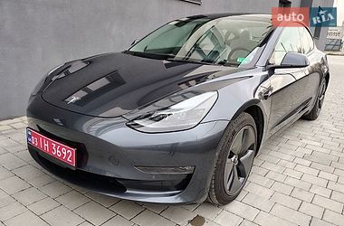 Седан Tesla Model 3 2022 в Ивано-Франковске