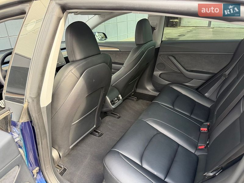 Седан Tesla Model 3 2023 в Одессе