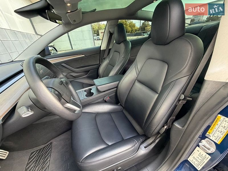 Седан Tesla Model 3 2023 в Одессе