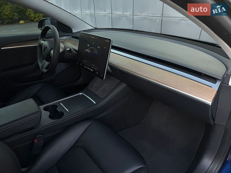 Седан Tesla Model 3 2023 в Одессе