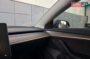 Седан Tesla Model 3 2023 в Одессе