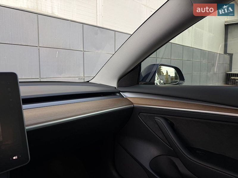 Седан Tesla Model 3 2023 в Одессе