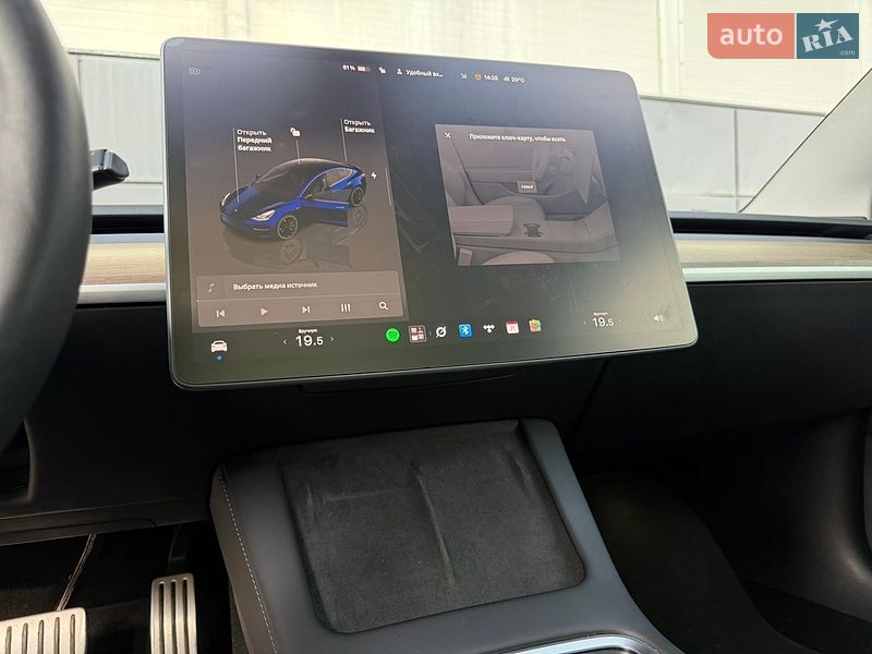 Седан Tesla Model 3 2023 в Одессе