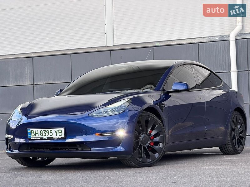 Седан Tesla Model 3 2023 в Одессе