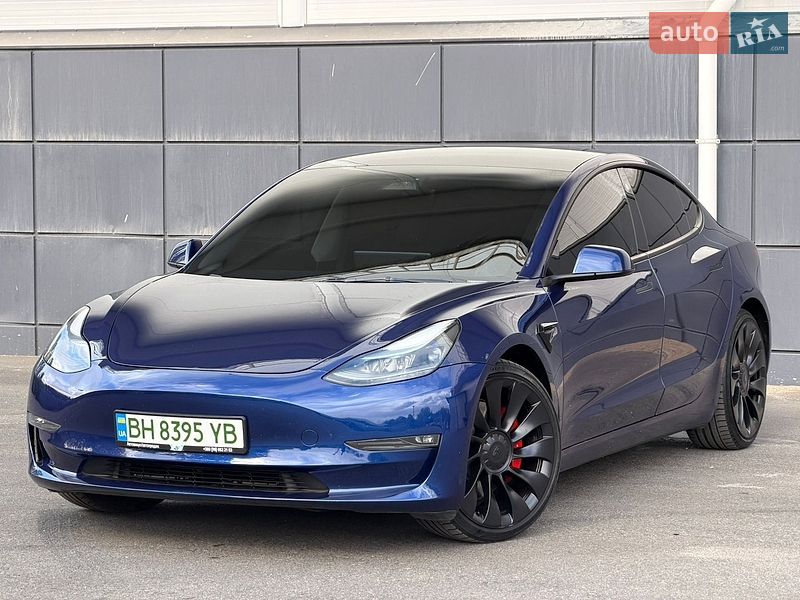 Седан Tesla Model 3 2023 в Одессе