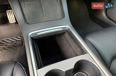 Седан Tesla Model 3 2023 в Одессе