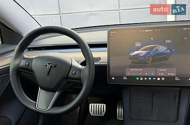 Седан Tesla Model 3 2023 в Одессе