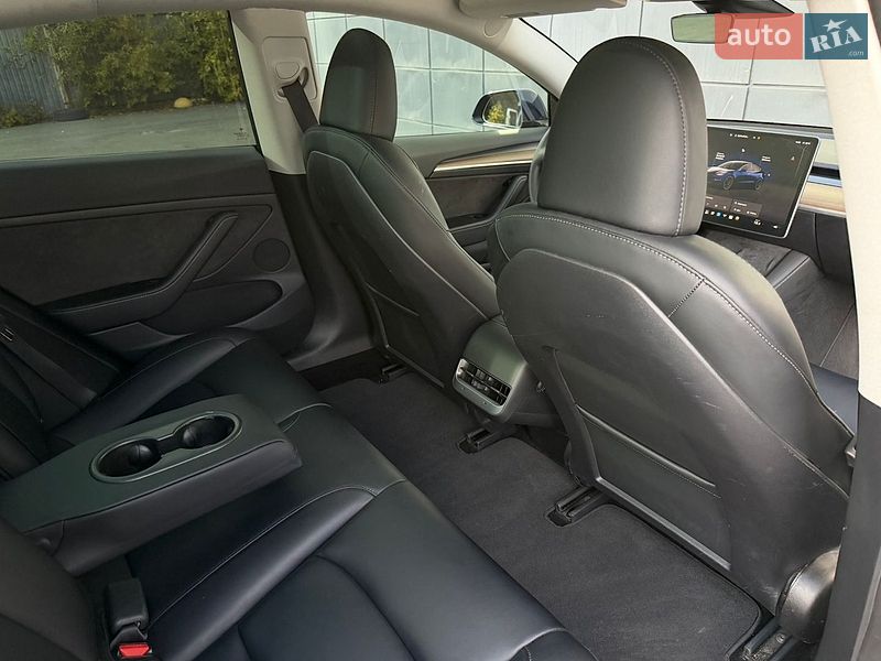 Седан Tesla Model 3 2023 в Одессе