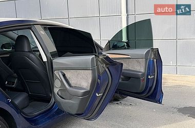 Седан Tesla Model 3 2023 в Одессе