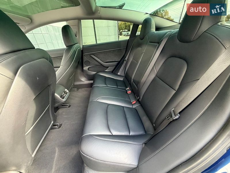 Седан Tesla Model 3 2023 в Одессе