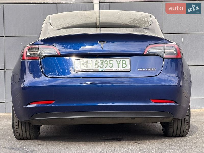 Седан Tesla Model 3 2023 в Одессе