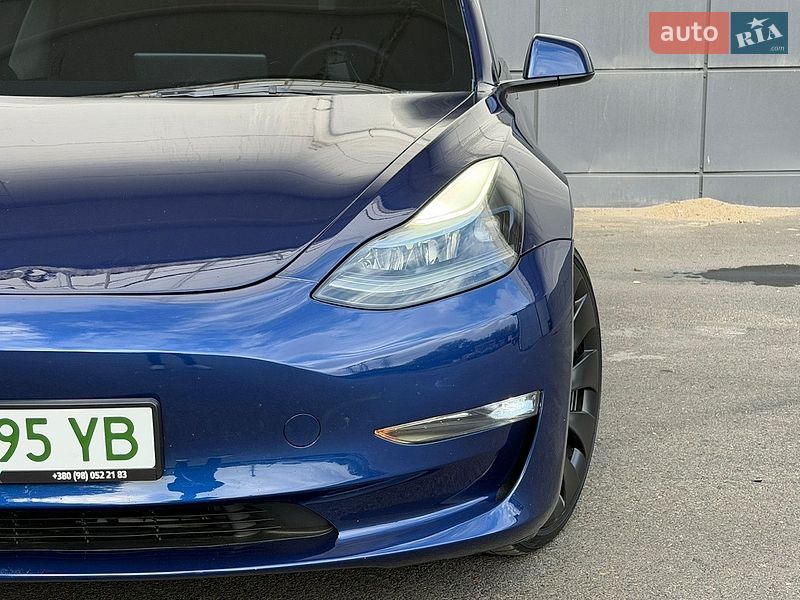 Седан Tesla Model 3 2023 в Одессе