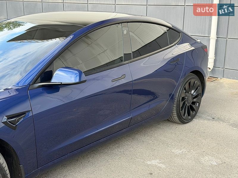 Седан Tesla Model 3 2023 в Одессе