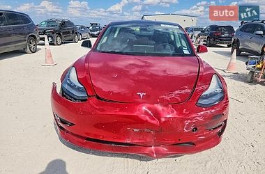 Седан Tesla Model 3 2019 в Львове