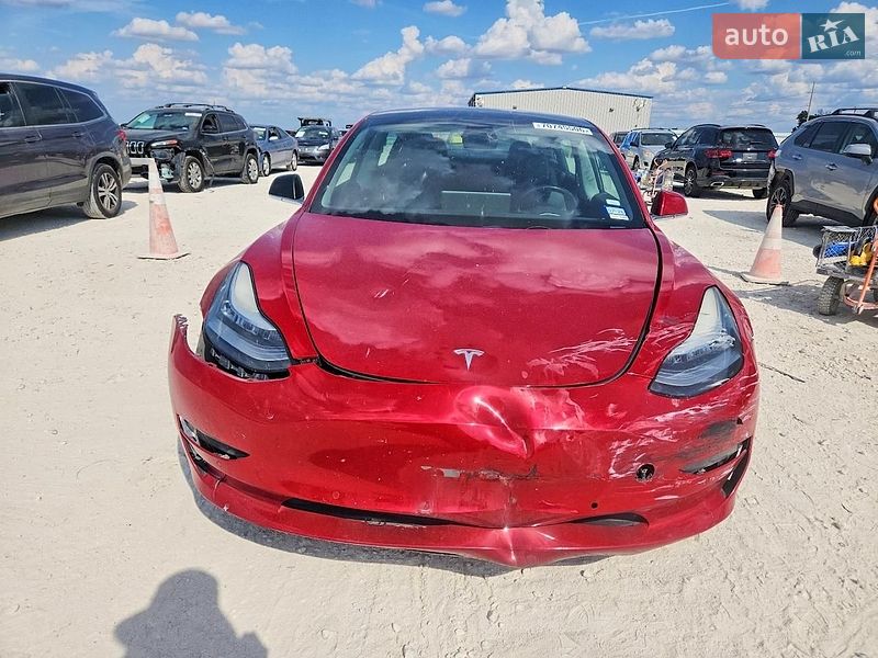 Седан Tesla Model 3 2019 в Львове