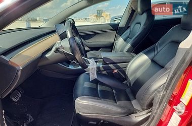 Седан Tesla Model 3 2019 в Львове
