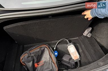 Седан Tesla Model 3 2025 в Бердичеві