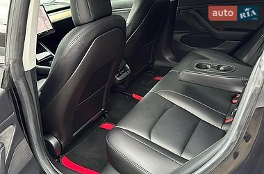 Седан Tesla Model 3 2018 в Львові