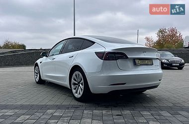Седан Tesla Model 3 2022 в Львове