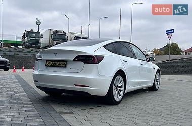 Седан Tesla Model 3 2022 в Львове
