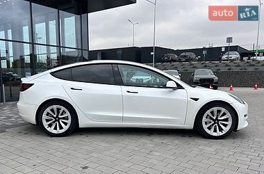 Седан Tesla Model 3 2022 в Львове