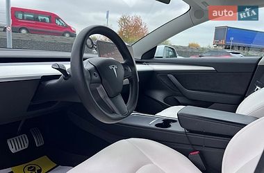 Седан Tesla Model 3 2022 в Львове