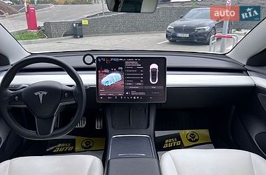 Седан Tesla Model 3 2022 в Львове
