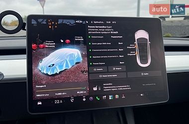 Седан Tesla Model 3 2022 в Львове